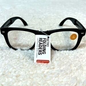 Kikkerland Retro Folding Reading Glasses +2.00